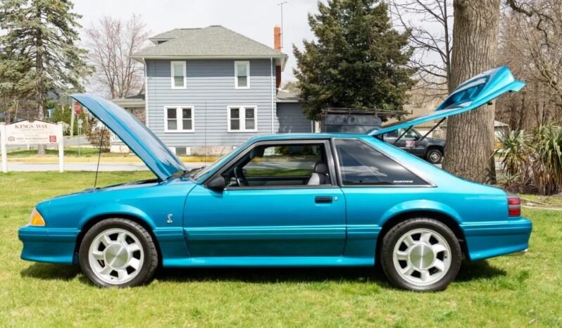 
								1993 Ford Mustang Cobra SVT full									