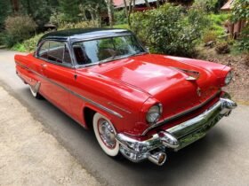 1955 Lincoln Capri V8