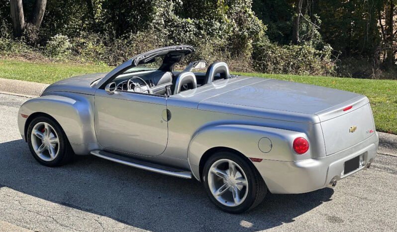 
								2004 Chevrolet SSR V8 full									