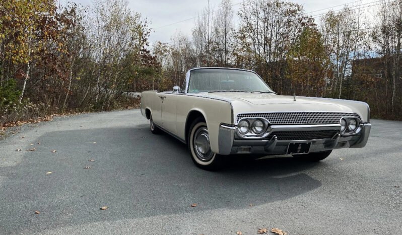 
								1961 Lincoln Continental V8 full									