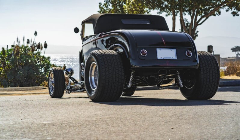 
								1932 Ford Roadster 2-Door Hot Rod V8 full									