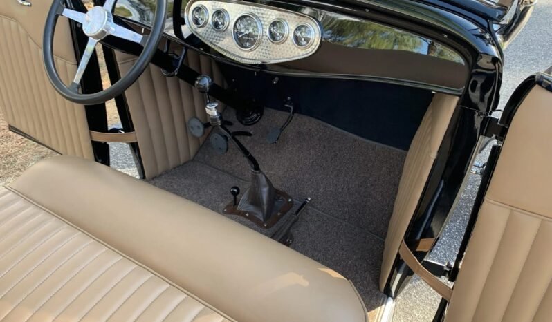 
								1932 Ford Highboy 239 V8 full									