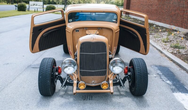 
								1932 Ford 3-Window Coupe Hot Rod V8 full									