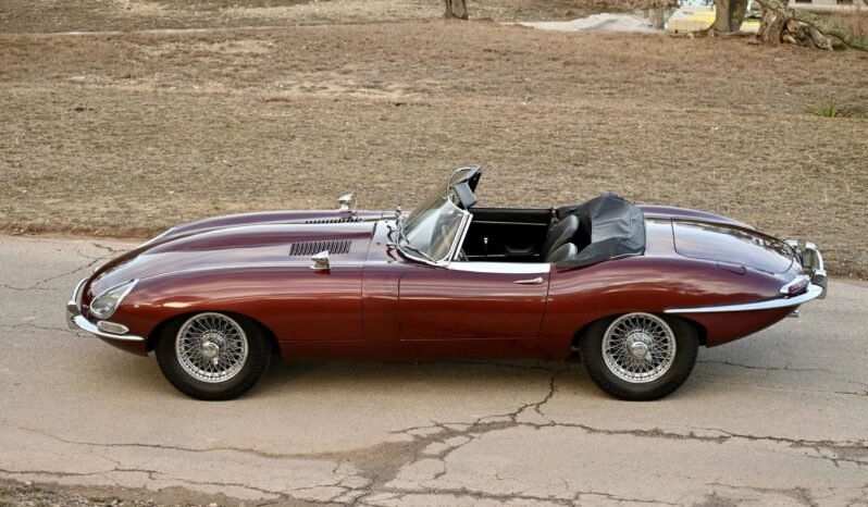 
								1966 Jaguar XKE full									