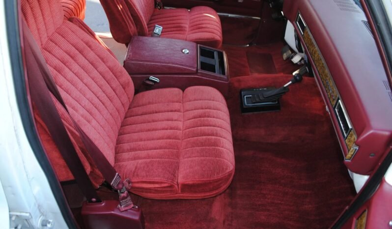 
								1990 GMC Suburban full									