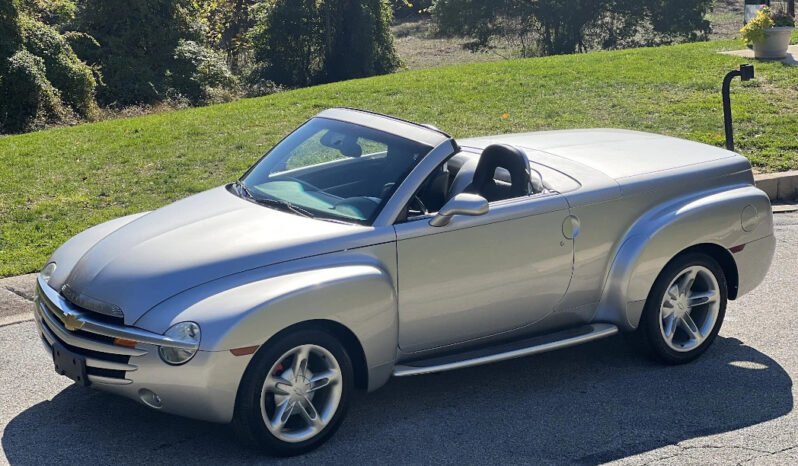 
								2004 Chevrolet SSR V8 full									