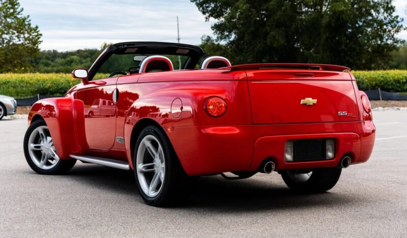 
								2004 Chevrolet SSR full									