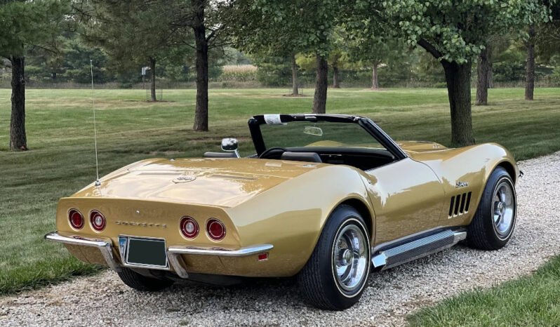 
								1969 Chevrolet Corvette Gold Convertible full									