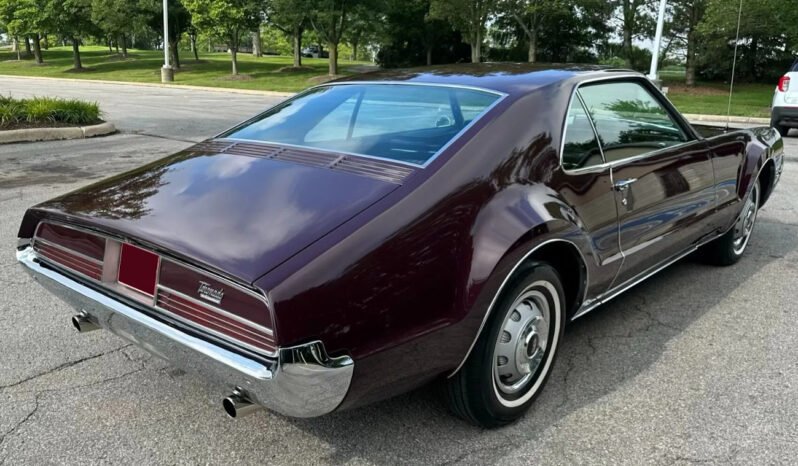 
								1966 Oldsmobile Toronado Deluxe V8 full									