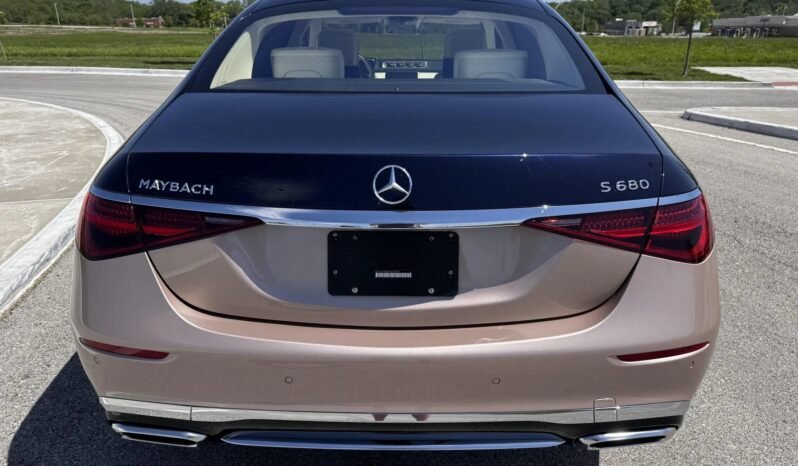
								2023 Mercedes-Maybach S680 4MATIC full									