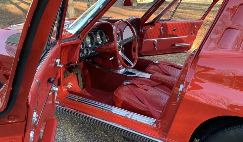 
								1963 Chevrolet Corvette Split-Window Coupe full									