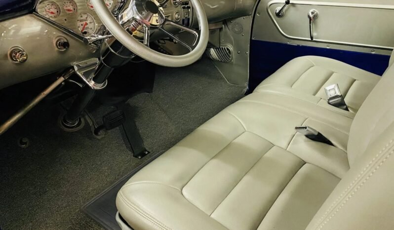 
								1957 Chevrolet 3100 Big Window V8 full									