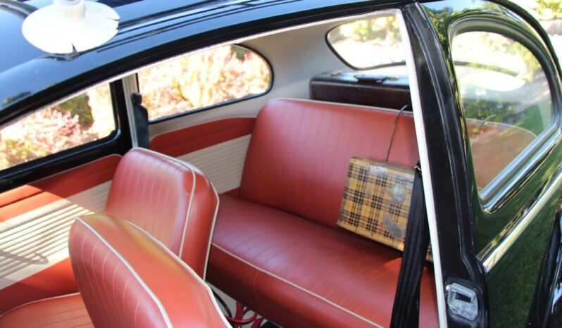 
								1960 Volkswagen Beetle Black full									