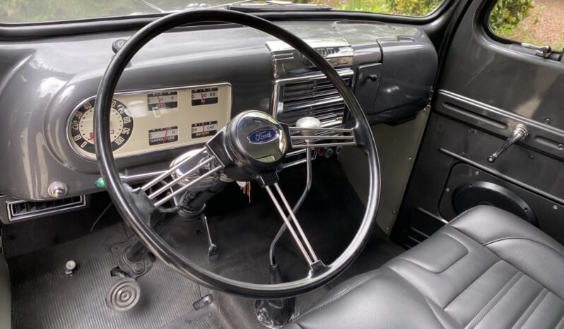 
								1950 Ford F-1 Stepside Pickup Truck full									