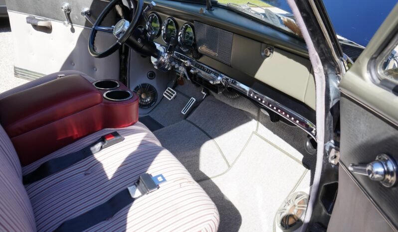 
								1950 Studebaker Land Cruiser full									