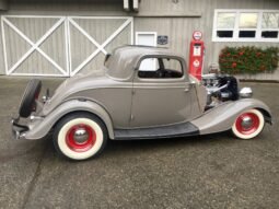 1933 Ford Deluxe 3-Window Coupe V8