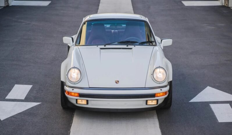 
								1989 Porsche 911 Turbo White full									