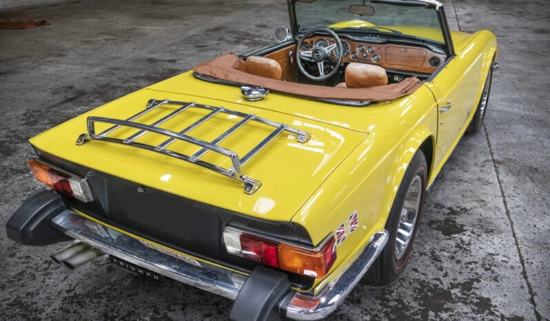 
								1975 Triumph TR6 Roadster full									