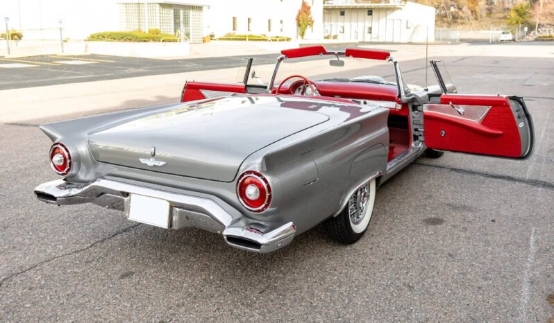 
								1957 Ford Thunderbird Gray full									