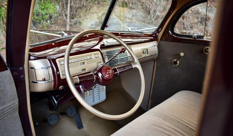 
								1940 Ford Deluxe Coupe V8 3-Speed full									