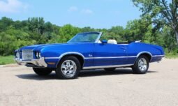 
										1972 Oldsmobile Cutlass Supreme Blue full									