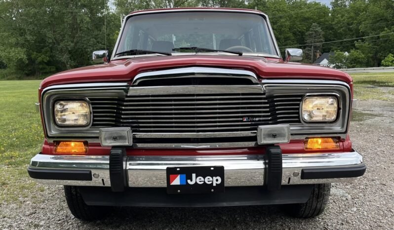 
								1985 Jeep Grand Wagoneer V8 full									