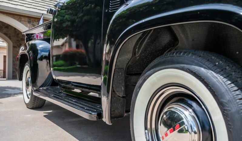 
								1956 Ford F-100 Black full									