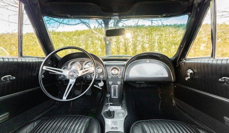 
								1963 Chevrolet Corvette Split-Window V8 4-Speed full									