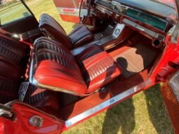 1962 Oldsmobile Starfire V8