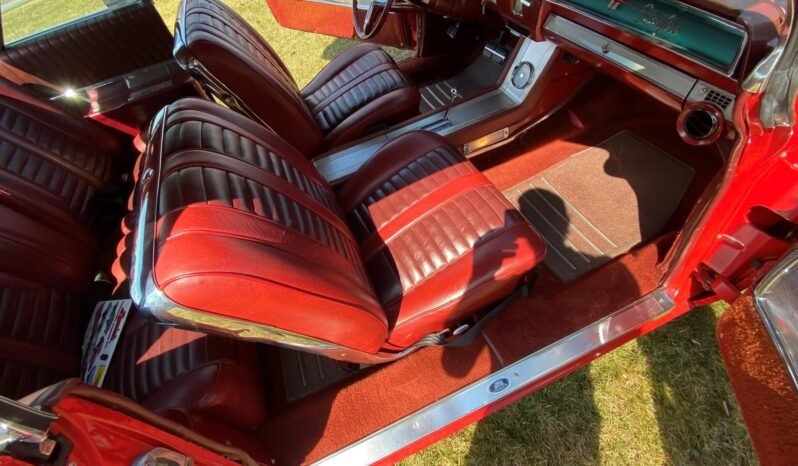 
								1962 Oldsmobile Starfire V8 full									