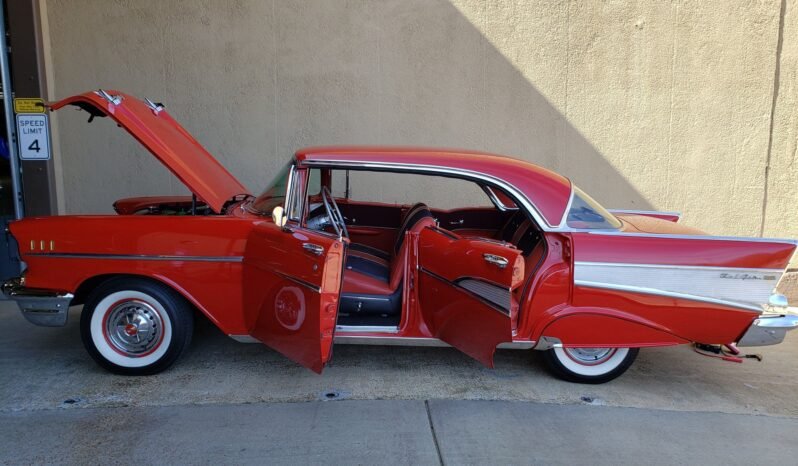 
								1957 Chevrolet Bel Air Sport Sedan full									