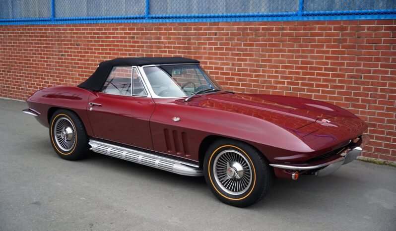 
								1965 Chevrolet C2 Corvette full									