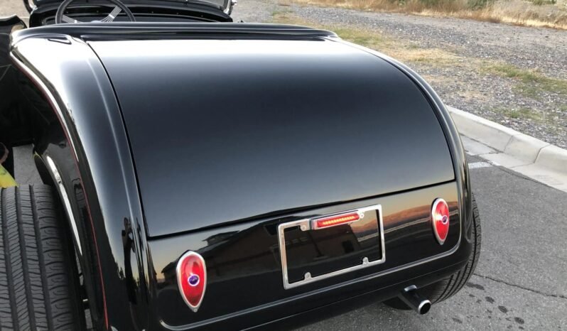 
								1932 Ford Highboy Roadster Black full									