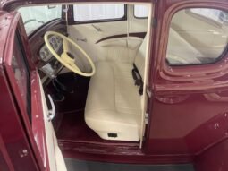 1932 Ford 5-Window Coupe V8