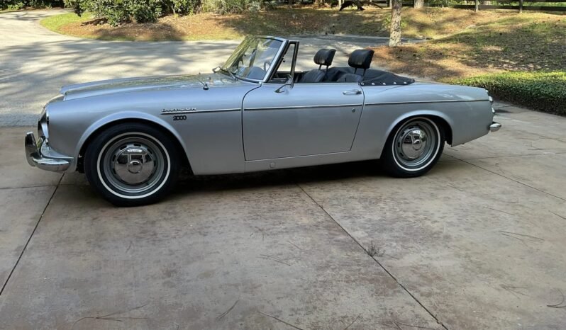 
								1967.5 Datsun 2000 full									