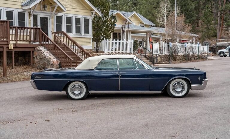 
								1966 Lincoln Continential Convertible Blue full									