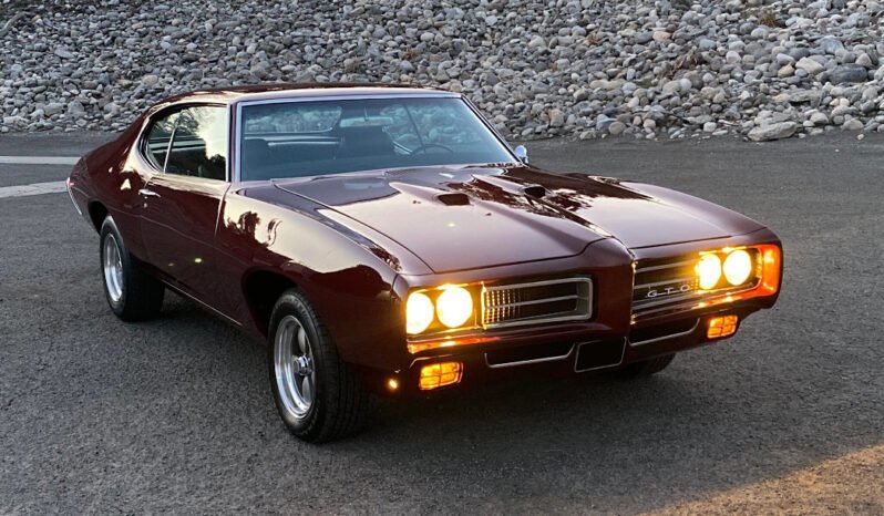 
								1969 Pontiac GTO Burgundy full									