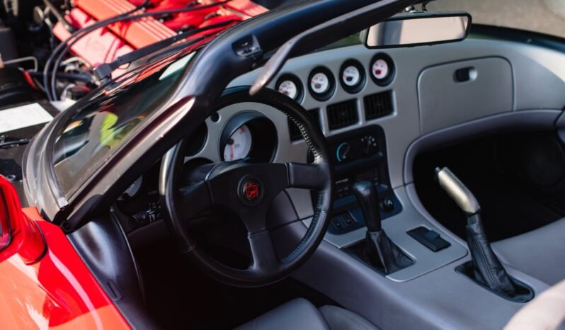 
								1992 Dodge Viper full									