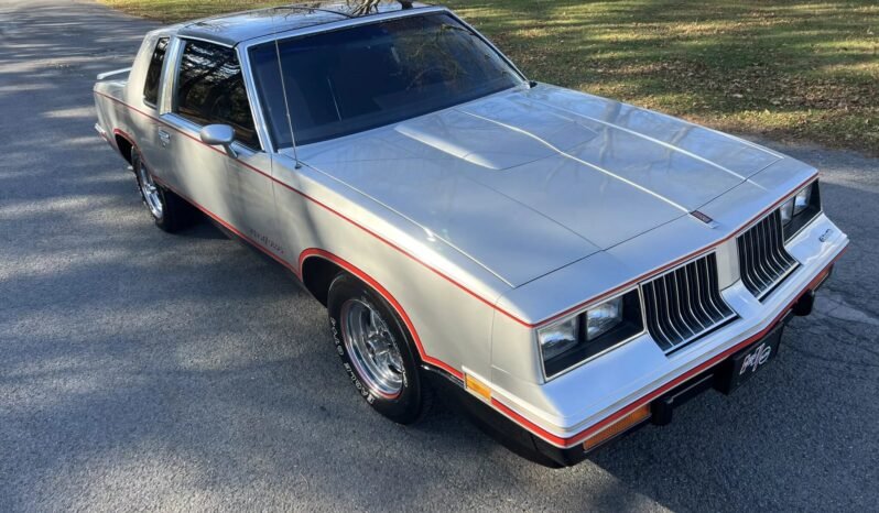 
								1984 Oldsmobile Hurst/Olds V8 full									