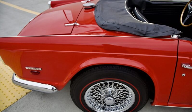 
								1968 Triumph TR250 Red full									