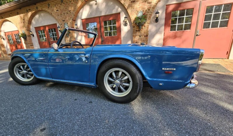 
								1968 Triumph TR250 Surrey Top full									