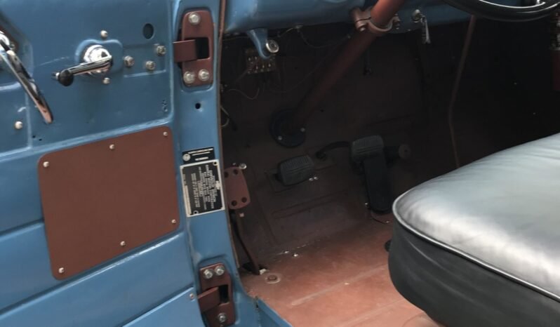 
								1952 Chevrolet Suburban 3100 full									