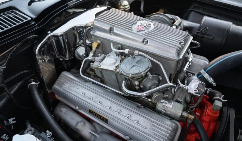 
								1963 Chevrolet Corvette Split-Window V8 4-Speed full									