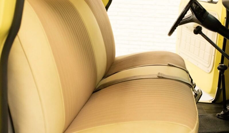 
								1972 Ford F-250 Sport Custom 4WD full									