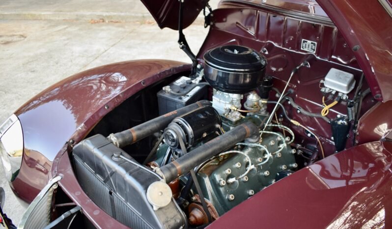 
								1940 Ford Deluxe Coupe V8 3-Speed full									