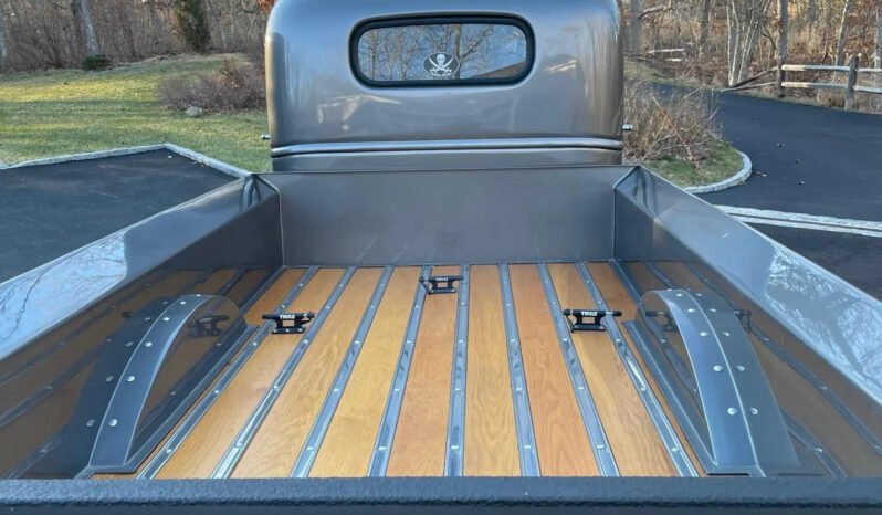 
								1942 Chevrolet MR-Series Dually Pickup Truck full									