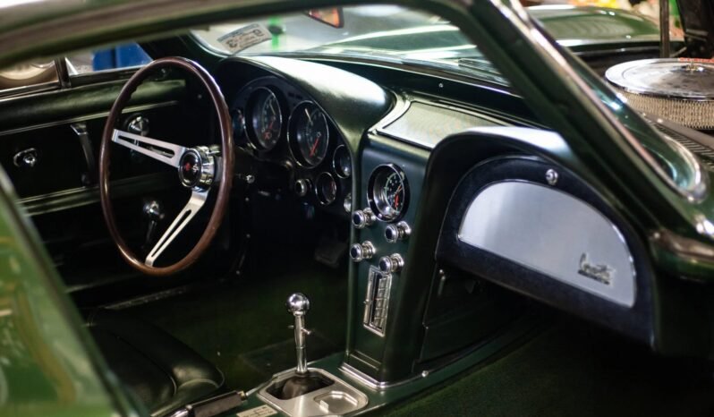 
								1967 Chevrolet C2 Corvette full									