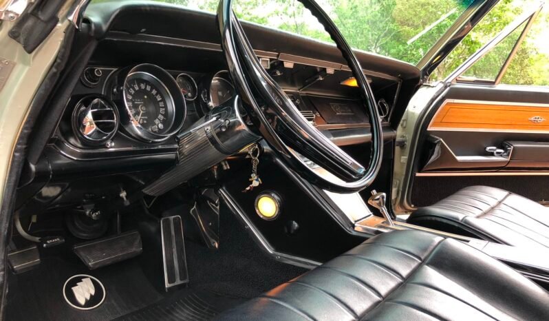 
								1965 Buick Riviera Seafoam Green full									