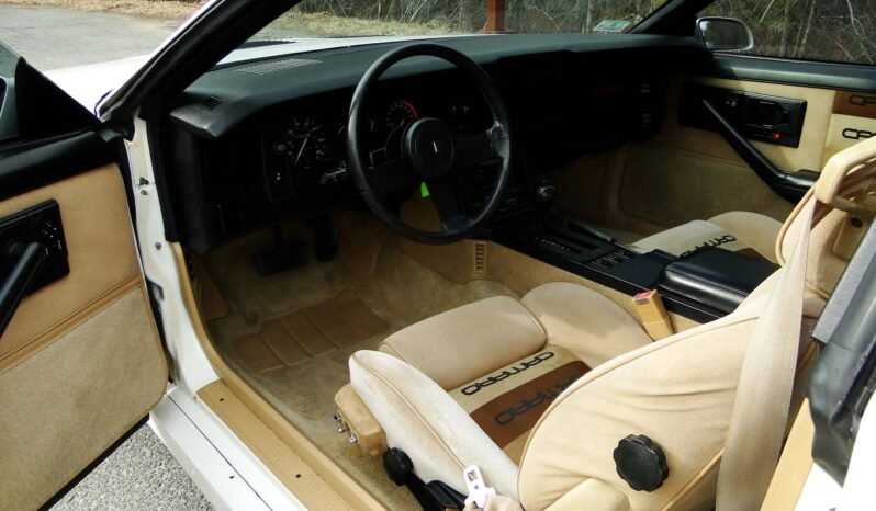 
								1985 Chevrolet Camaro IROC-Z full									