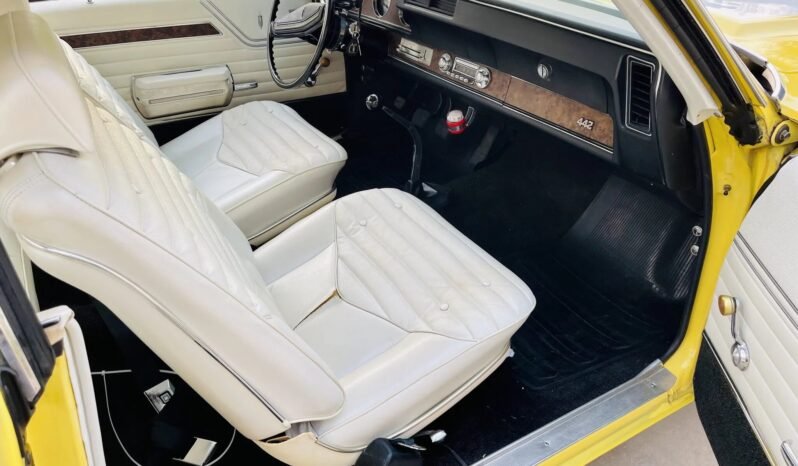 
								1970 Oldsmobile 442 W30 full									